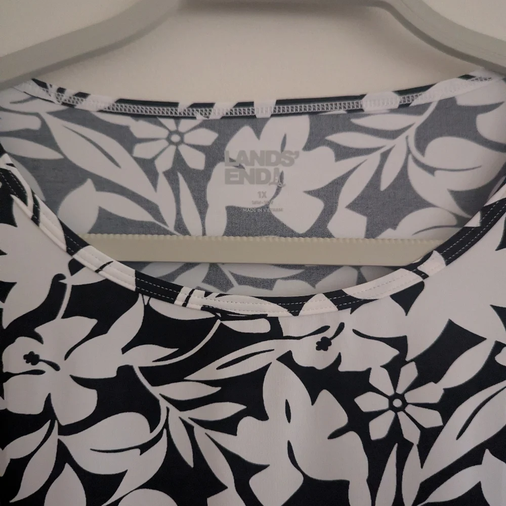 Lands' End Rash Guard - Picture 3 of 4